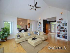 14 COMPANION WAY - Photo 4