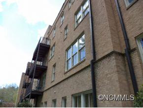 8  VILLAGE LN UNIT A 400 - Photo 2