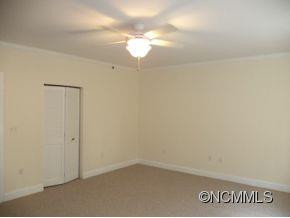 8  VILLAGE LN UNIT A 400 - Photo 12