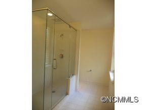 8  VILLAGE LN UNIT A 400 - Photo 14