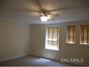 8  VILLAGE LN UNIT A 400 - Photo 10