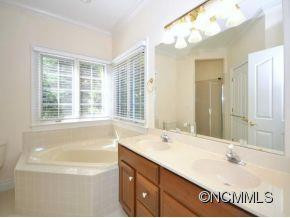 34 Tiverton Lane - Photo 15