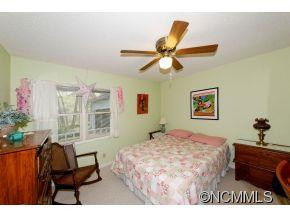 84 Samara Drive - Photo 18