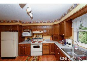 84 Samara Drive - Photo 8