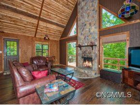 830 SEASONS DRIVE - Photo 3