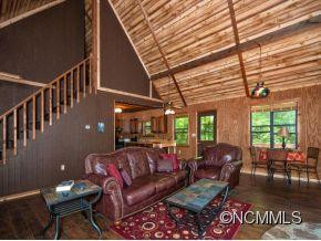 830 SEASONS DRIVE - Photo 4