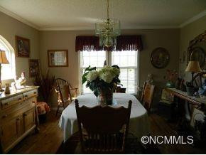 521 Cecil's Way - Photo 8