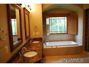 21 King Heights Drive - Photo 4