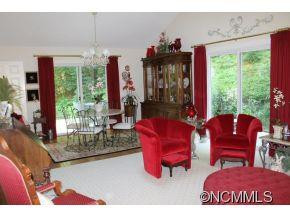 100 Floral Drive - Photo 2