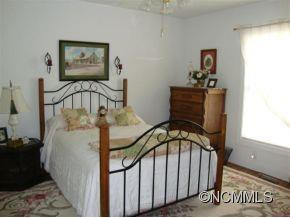 320 REGAL ST - Photo 11