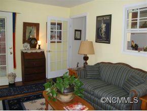320 REGAL ST - Photo 13