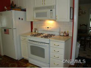 320 REGAL ST - Photo 8