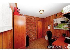 221 West Poplar Drive - Photo 16