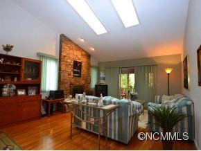 302 WATER OAK LANE - Photo 2