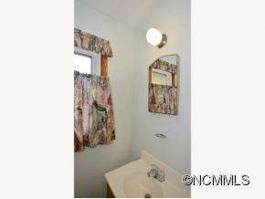 13  N. PERSHING ROAD - Photo 8