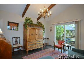 2 Crestwood Lane - Photo 8