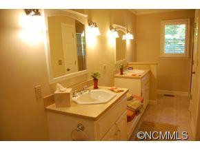 238 Hawthorn Drive - Photo 13