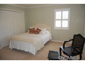 238 Hawthorn Drive - Photo 16