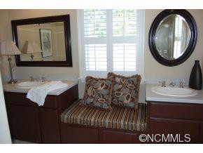 238 Hawthorn Drive - Photo 17
