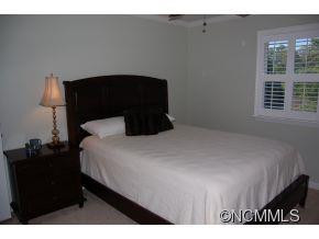 238 Hawthorn Drive - Photo 18
