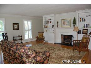 238 Hawthorn Drive - Photo 3