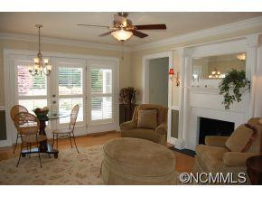 238 Hawthorn Drive - Photo 9