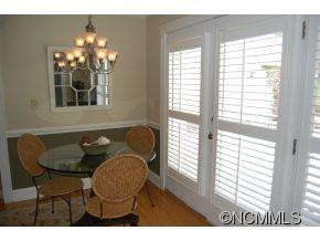 238 Hawthorn Drive - Photo 10