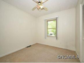 15 SPRINGSIDE DRIVE - Photo 7