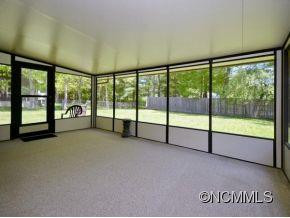 15 SPRINGSIDE DRIVE - Photo 9