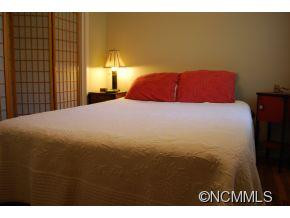 615 Biltmore Ave, Unit A-2 - Photo 12