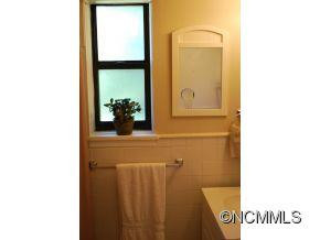 615 Biltmore Ave, Unit A-2 - Photo 14
