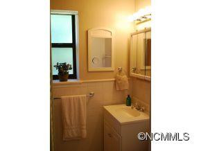 615 Biltmore Ave, Unit A-2 - Photo 3