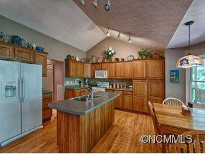 1030 REDFIELD DRIVE - Photo 6