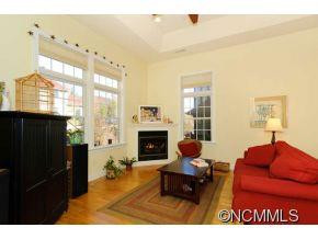 2 Trafalgar Circle - Photo 4