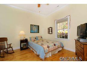 2 Trafalgar Circle - Photo 9