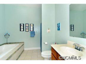 2 Trafalgar Circle - Photo 10