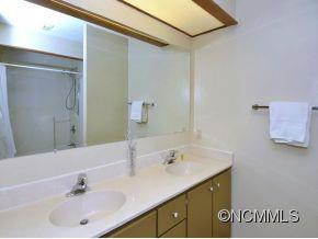 910 S. PARK PLACE - Photo 9