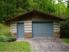 1052 Springbrook Farm Road - Photo 4