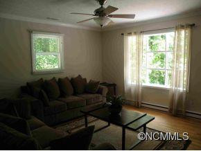 71 Hemlock St - Photo 4