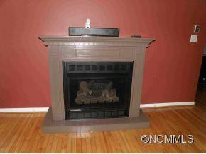 71 Hemlock St - Photo 5