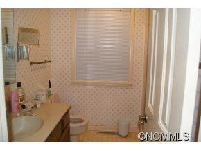 84 Lakeview Court - Photo 6