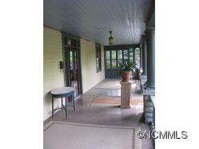530 1st AVENUE WEST - Photo 2