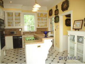 530 1st AVENUE WEST - Photo 8