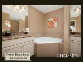 29 West French Broad St, Unit 417 - Photo 12