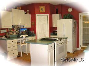 217 Deerpath Lane - Photo 4