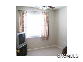77 Farington Circle - Photo 14