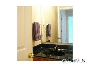 77 Farington Circle - Photo 18