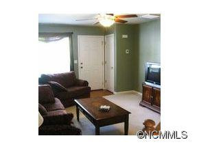 77 Farington Circle - Photo 3
