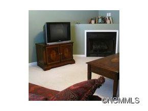 77 Farington Circle - Photo 4