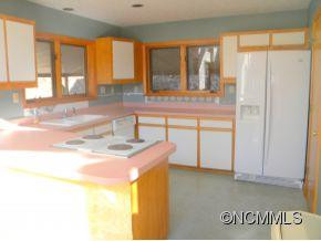 670 Parkway Drive - Photo 7